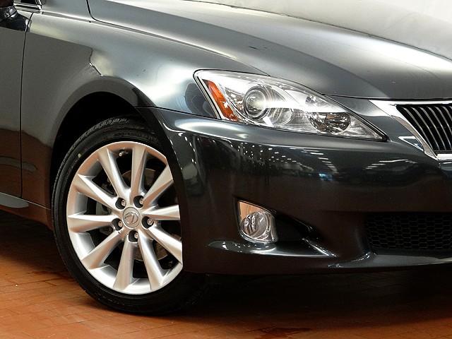 Lexus IS 250 2010 photo 2