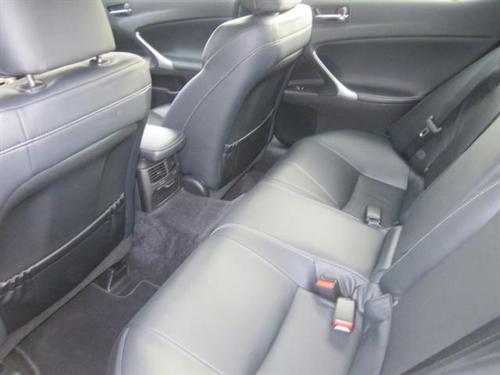 Lexus IS 250 2010 photo 2