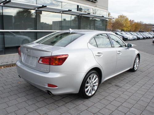 Lexus IS 250 2010 photo 2