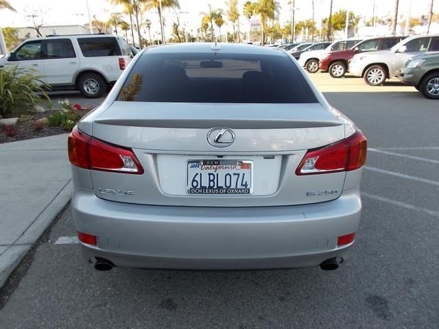 Lexus IS 250 2010 photo 2