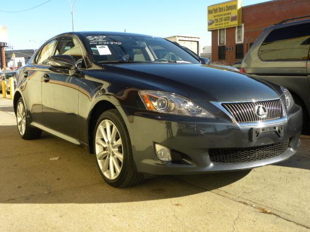 Lexus IS 250 2010 photo 2