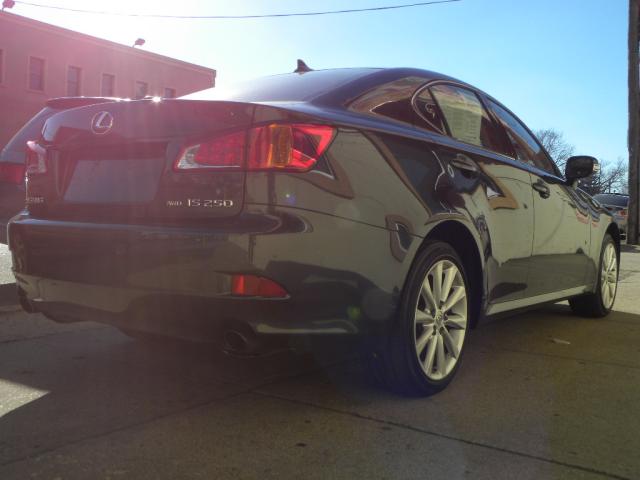 Lexus IS 250 2010 photo 3