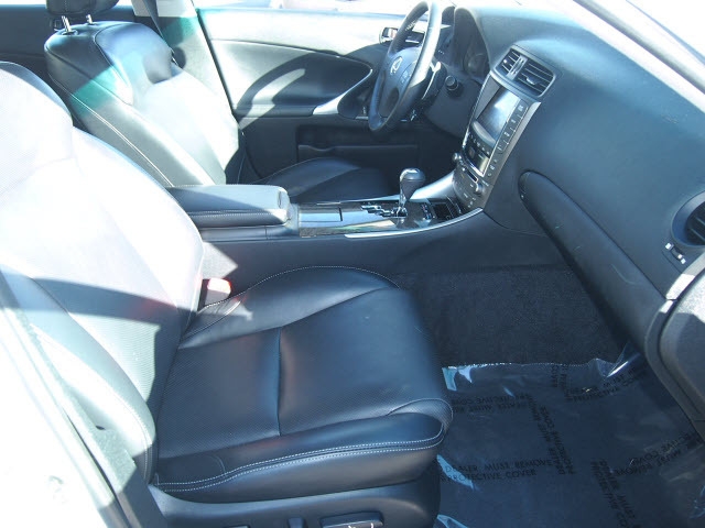 Lexus IS 250 2010 photo 3