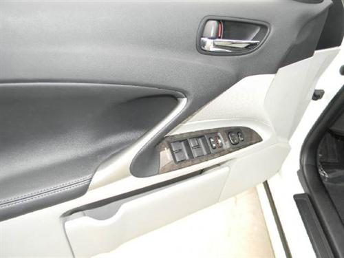 Lexus IS 250 2010 photo 2