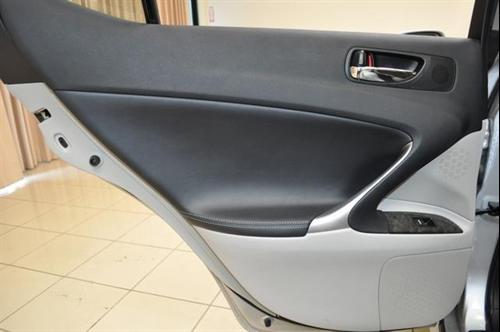 Lexus IS 250 2010 photo 2