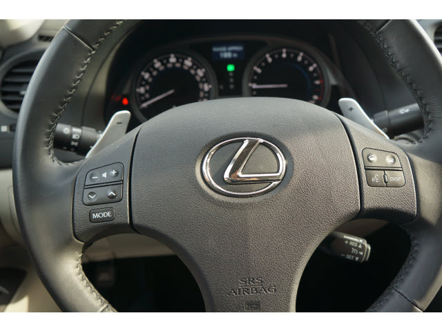 Lexus IS 250 2010 photo 3