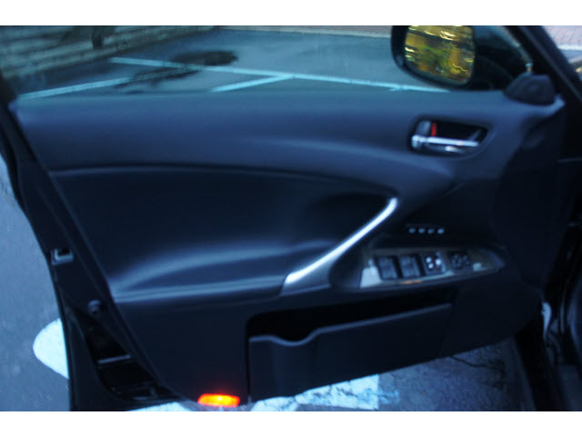 Lexus IS 250 2010 photo 4