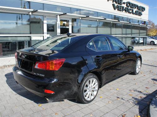 Lexus IS 250 2010 photo 2