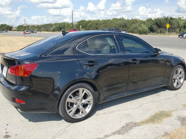 Lexus IS 250 2010 photo 2