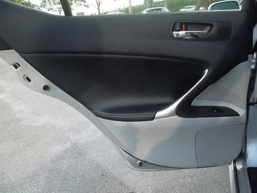 Lexus IS 250 2010 photo 2