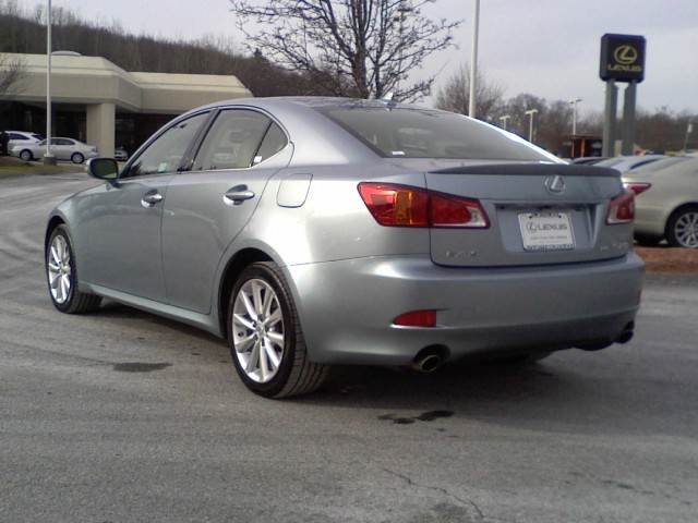 Lexus IS 250 2010 photo 2