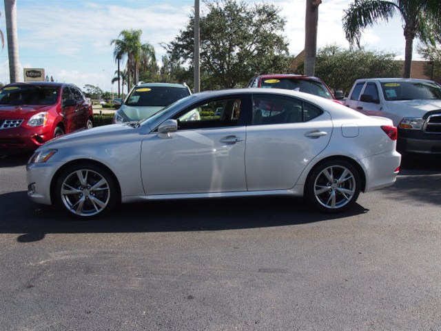 Lexus IS 250 2010 photo 1
