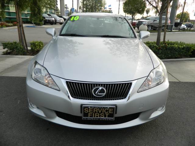 Lexus IS 250 2010 photo 2