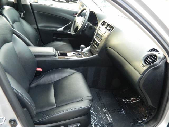 Lexus IS 250 2010 photo 5