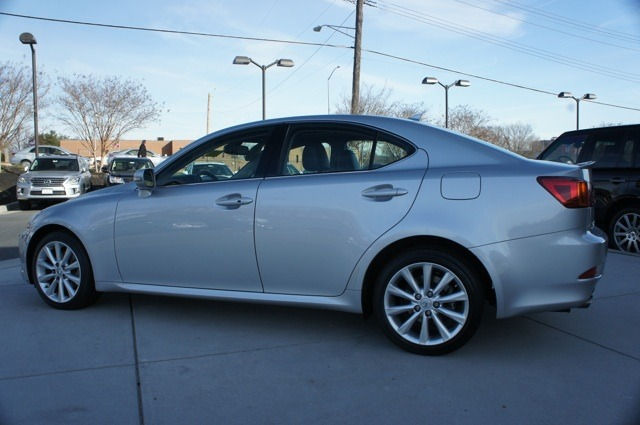 Lexus IS 250 2010 photo 2