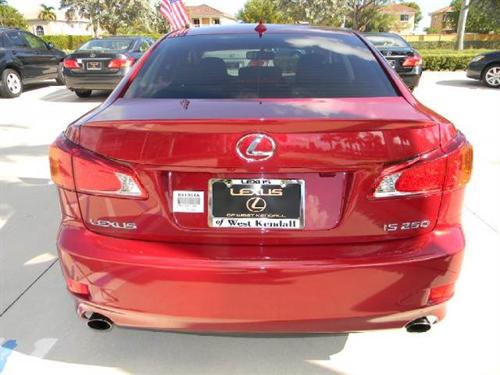 Lexus IS 250 2010 photo 3
