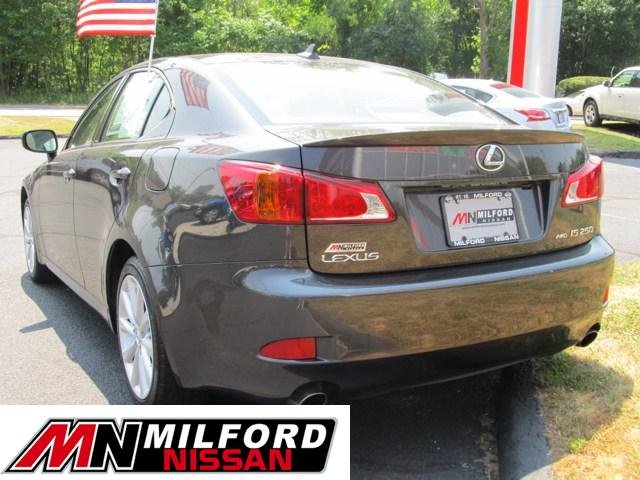 Lexus IS 250 2010 photo 2