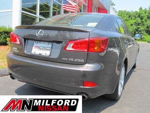 Lexus IS 250 2010 photo 3
