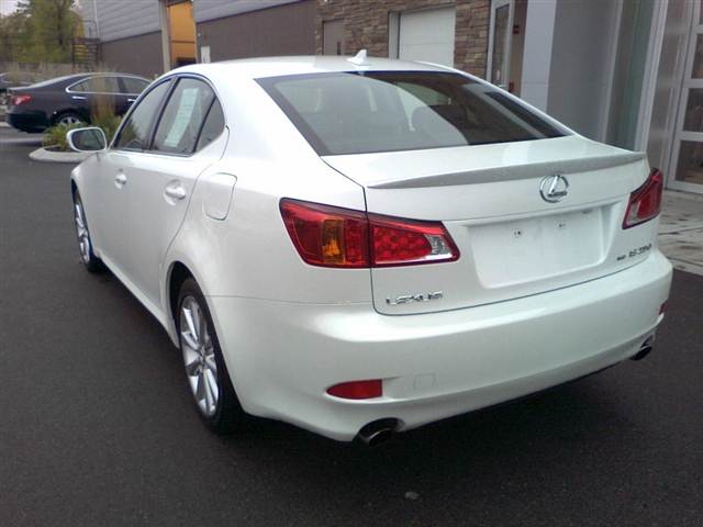 Lexus IS 250 2010 photo 2