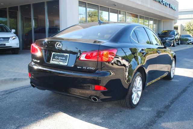 Lexus IS 250 2010 photo 3
