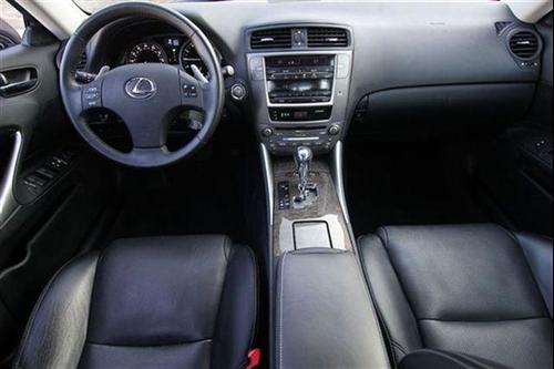 Lexus IS 250 2010 photo 3