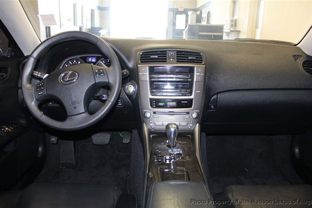 Lexus IS 250 2010 photo 1