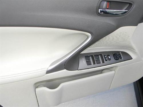 Lexus IS 250 2010 photo 3