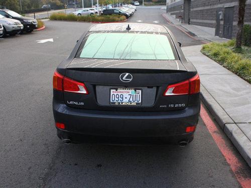 Lexus IS 250 2010 photo 3