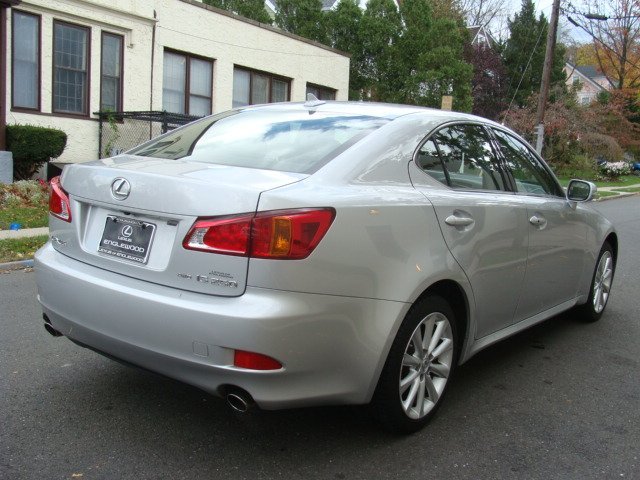 Lexus IS 250 2010 photo 3