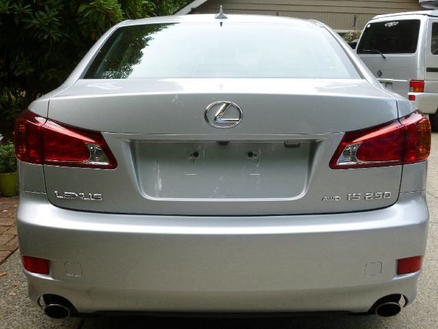 Lexus IS 250 2010 photo 2