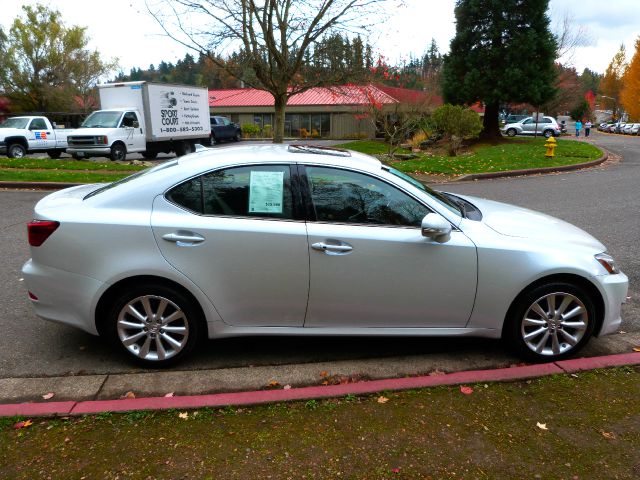 Lexus IS 250 2010 photo 2