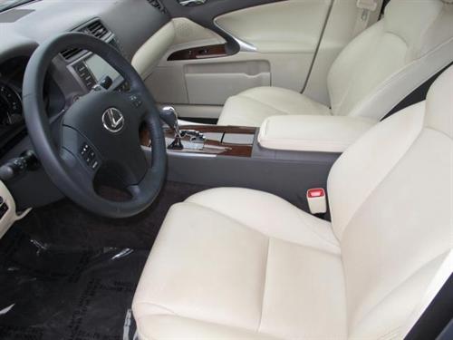 Lexus IS 250 2010 photo 2