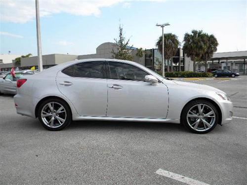 Lexus IS 250 2010 photo 2