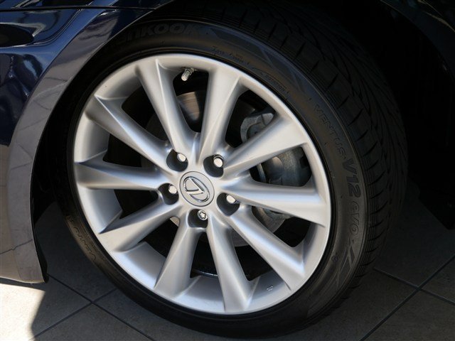 Lexus IS 250 2010 photo 2