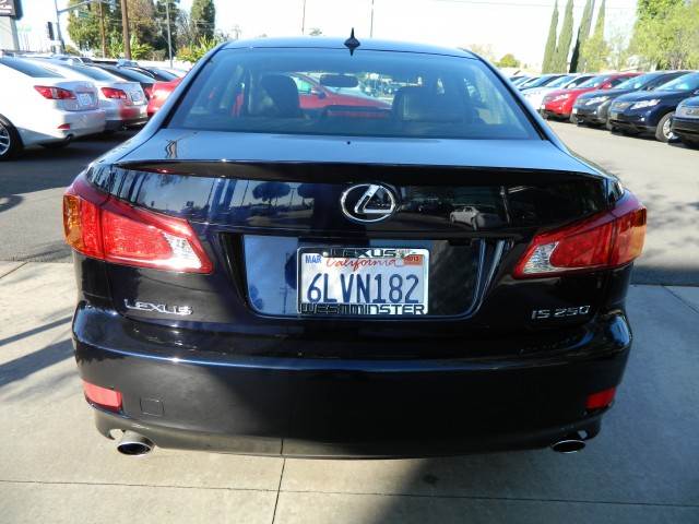Lexus IS 250 2010 photo 5