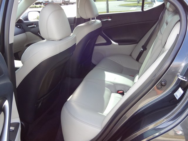 Lexus IS 250 2010 photo 4