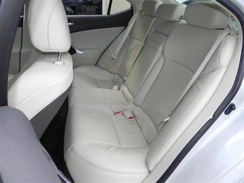 Lexus IS 250 2010 photo 4