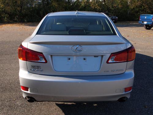 Lexus IS 250 2010 photo 3