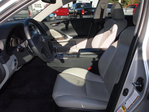 Lexus IS 250 2010 photo 4