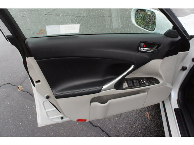 Lexus IS 250 2010 photo 4