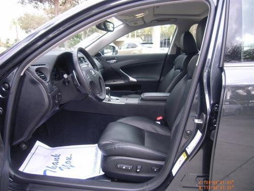 Lexus IS 250 2010 photo 2