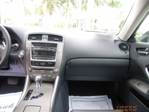 Lexus IS 250 2010 photo 4