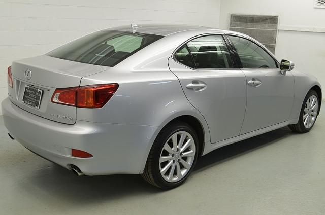 Lexus IS 250 2010 photo 2