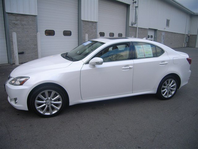 Lexus IS 250 2010 photo 2