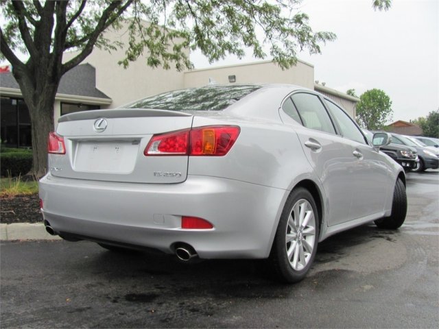 Lexus IS 250 2010 photo 2