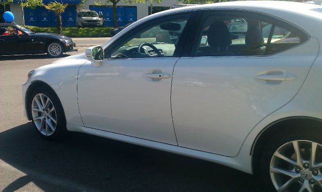 Lexus IS 250 2011 photo 4