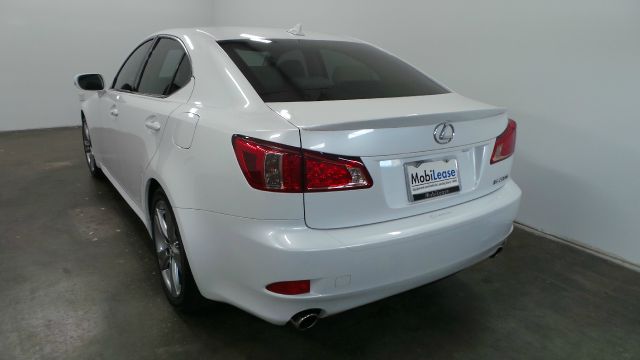 Lexus IS 250 2011 photo 2