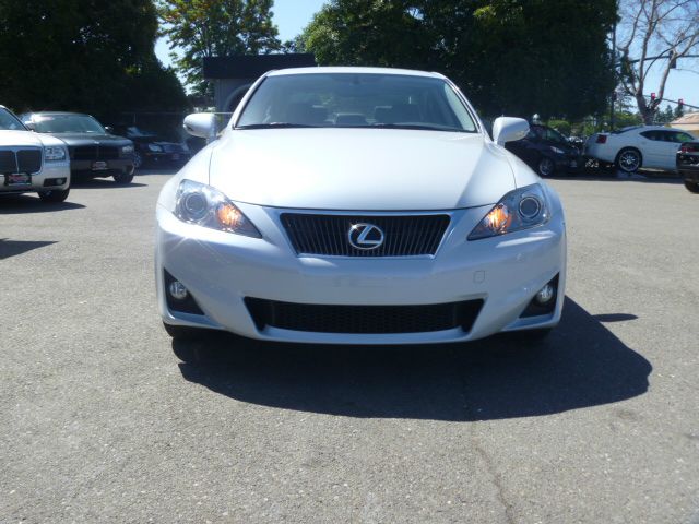 Lexus IS 250 2011 photo 2