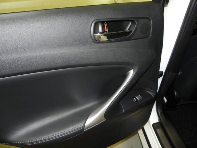 Lexus IS 250 2012 photo 26