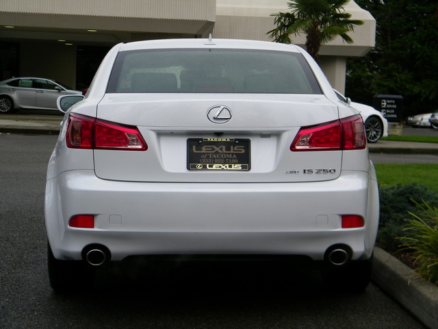 Lexus IS 250 2013 photo 3